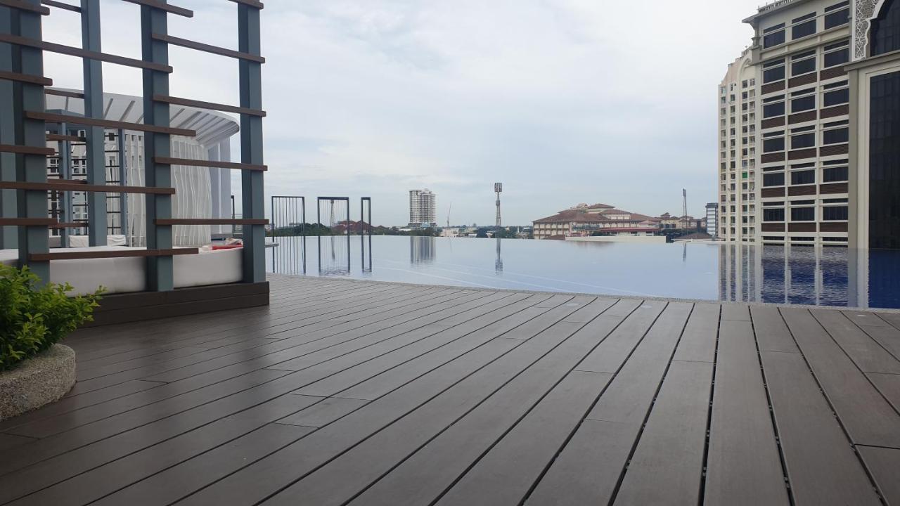 Prestige Troika Luxury Stay Kota Bharu Exterior foto