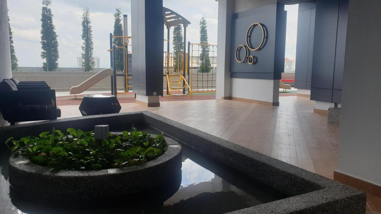 Prestige Troika Luxury Stay Kota Bharu Exterior foto